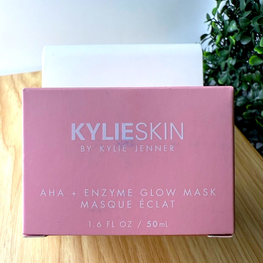 NEW: KYLIE SKIN AHA + Enzyme Glow Mask